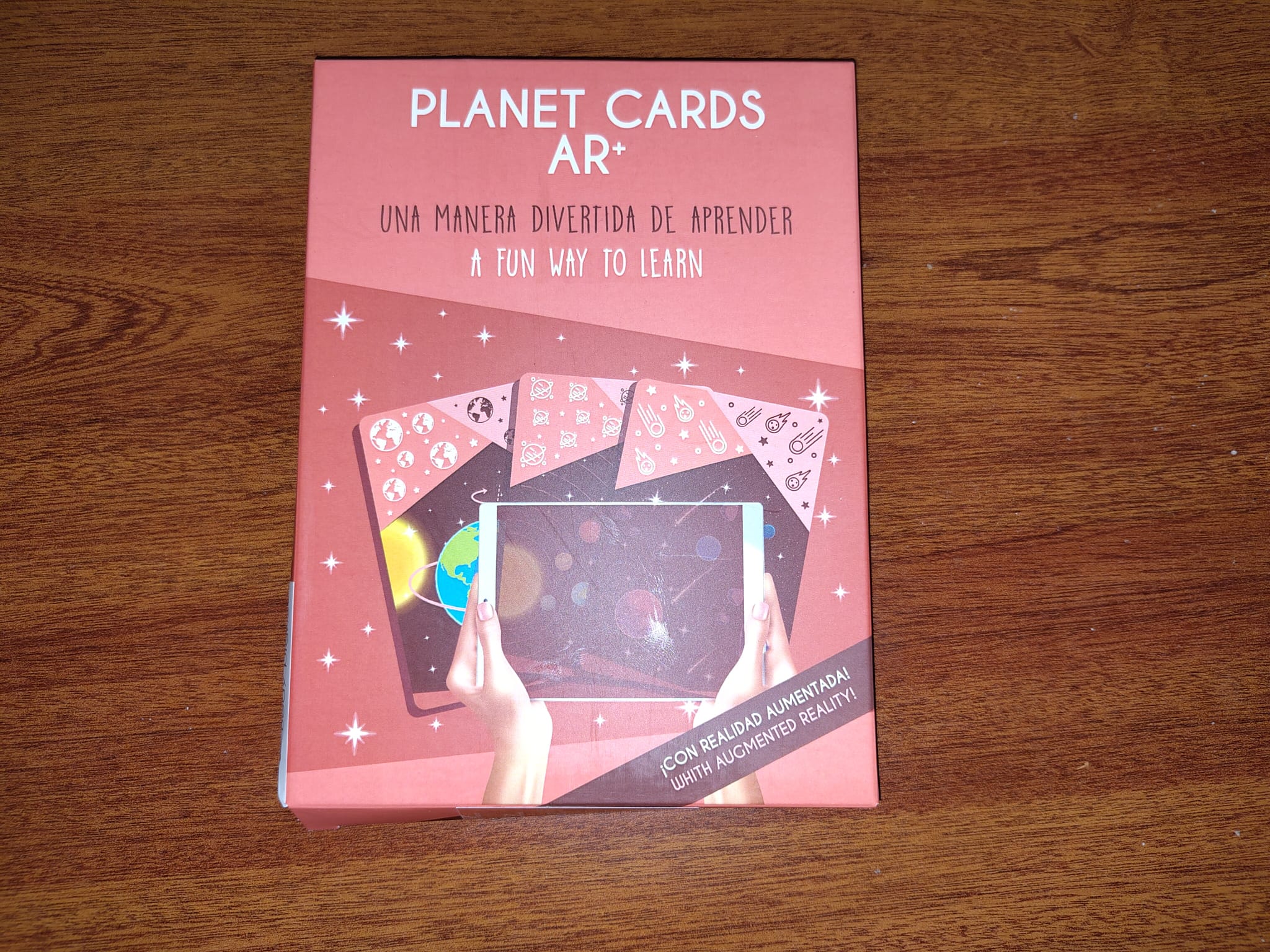 Estuche de las "Planet Cards".