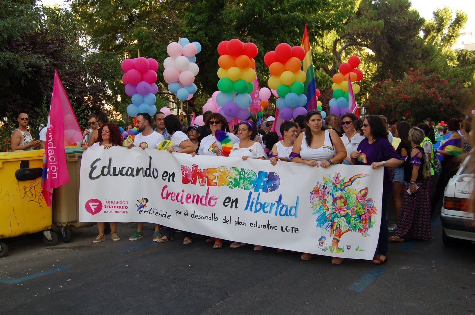 Pancarta de la cabecera de la manifestación del Día del Orgullo, en Mérida, el 50 aniversario de los disturbios de Stonewall.