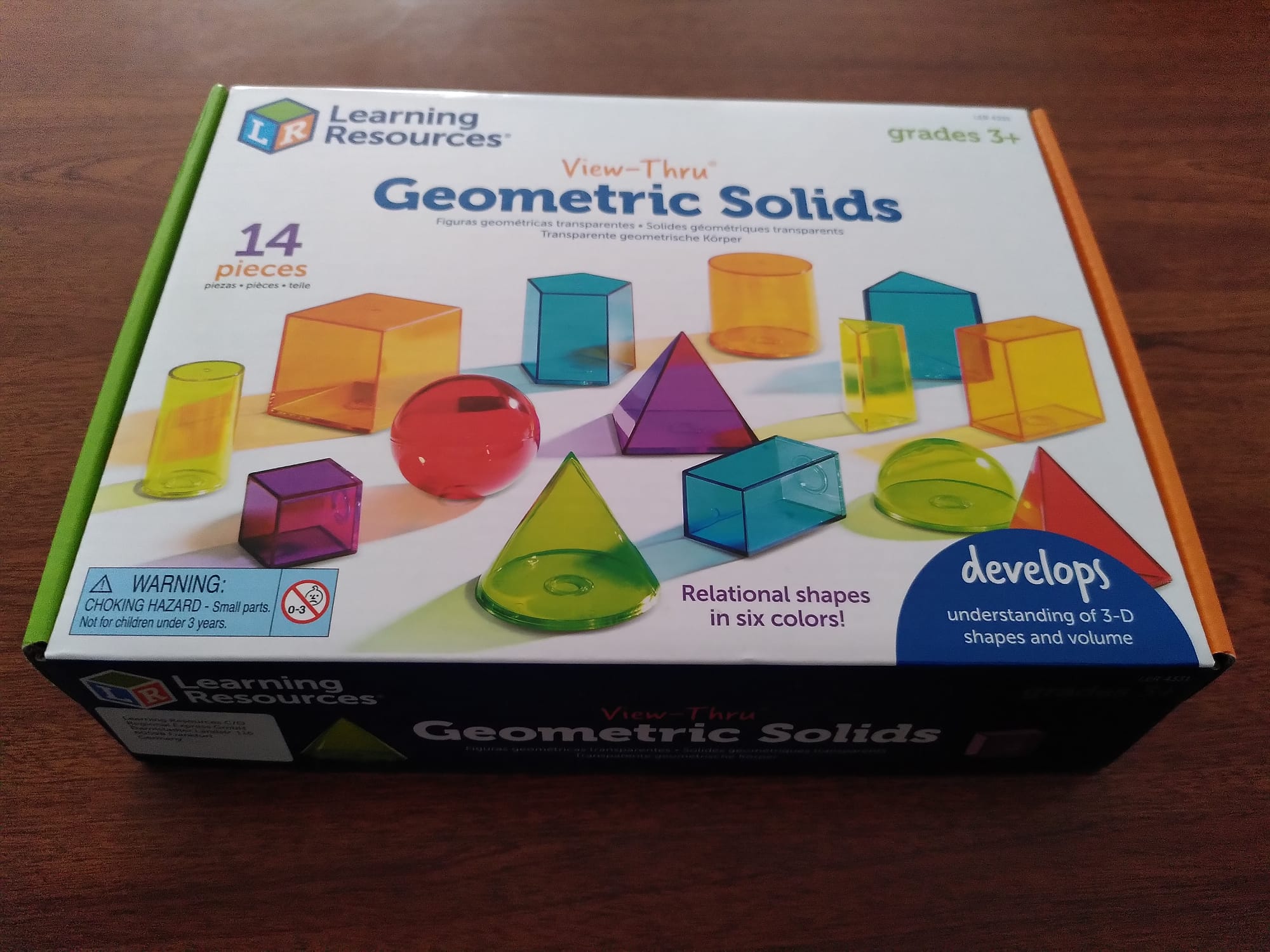 Caja de sólidos geométricos